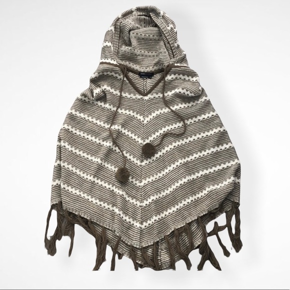 BCBGMaxAzria Sweaters - BCBG MAXAZRIA Poncho